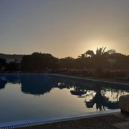 Perissa Hotel Hotel 2*